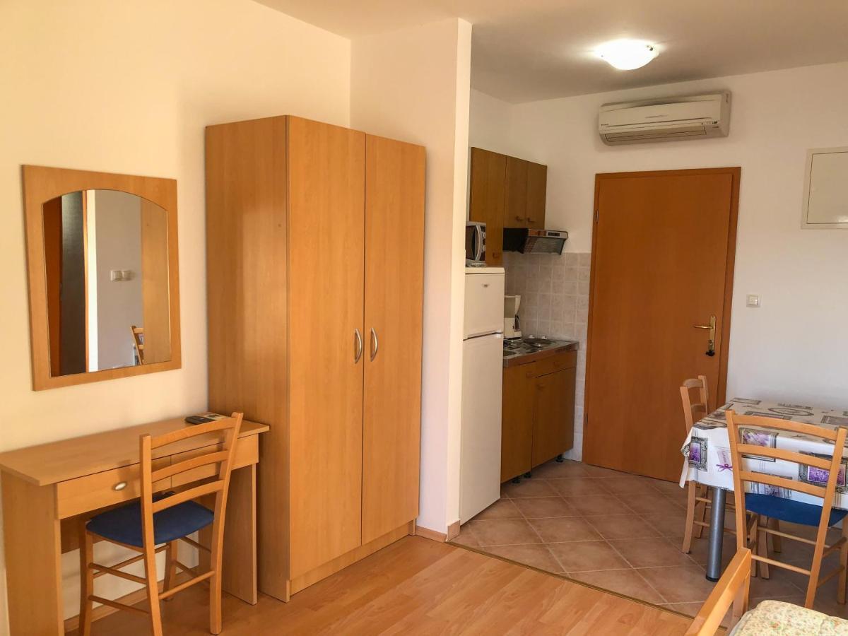 Apartments Palit Rab Екстериор снимка
