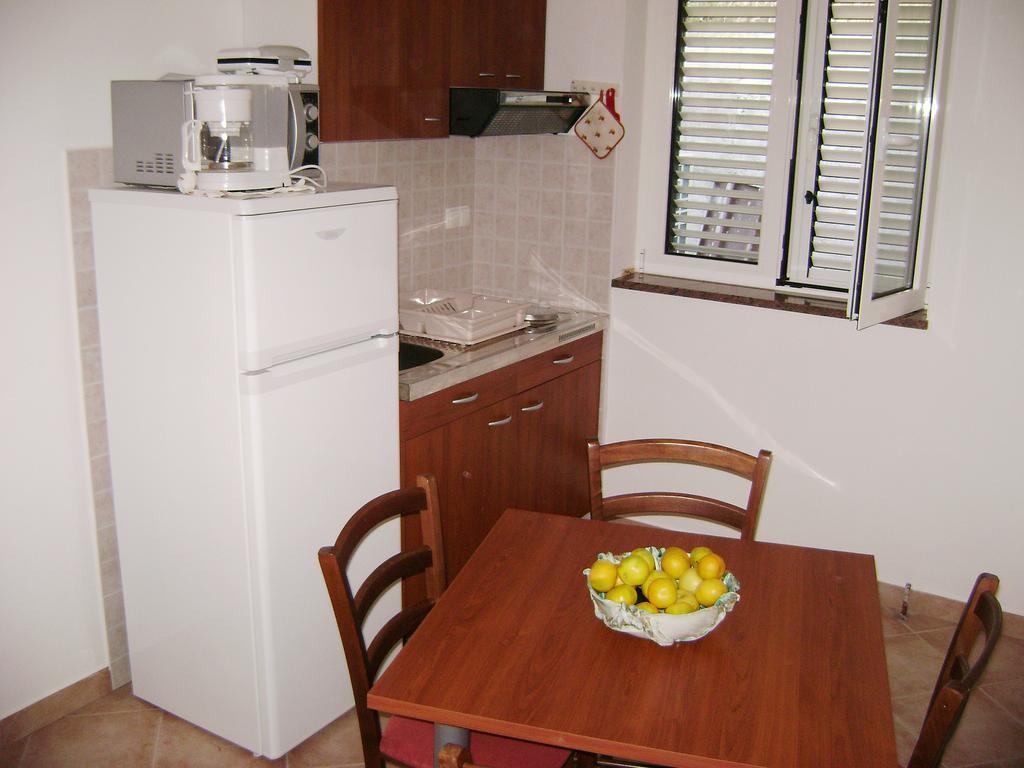 Apartments Palit Rab Стая снимка